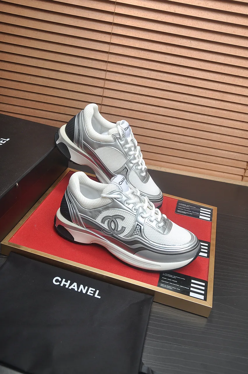 Men's shoes 💰600💶【CHANEL】(Chanel couple's model)👩‍❤️‍💋‍👨The latest all-season shoes🔥🔥The ultimate derivative model. Not only are you more fashionable on your feet, but wearing flat shoes can also lengthen your overall body shape ~ "Features" The simple upper is paired with conspicuous small fragrant cloth strips, which is fashionable and high-end. 💕💕Selected Chanel fabric for the upper, comfortable and soft fabric lining available in 5 colors 🐎Size: (women's 35-39, customized 40. Men's 38-44, customized 45)